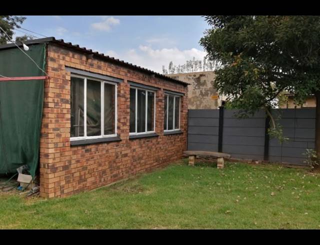 3 BEDROOM HOUSE FOR SALE IN SONLAND PARK